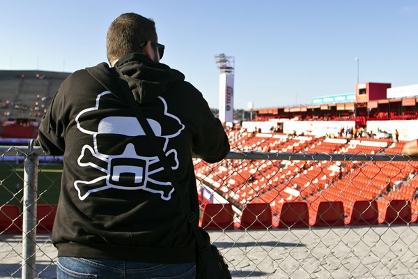 Desde temprana hora aficionados de Xolos llegaron al inmueble.