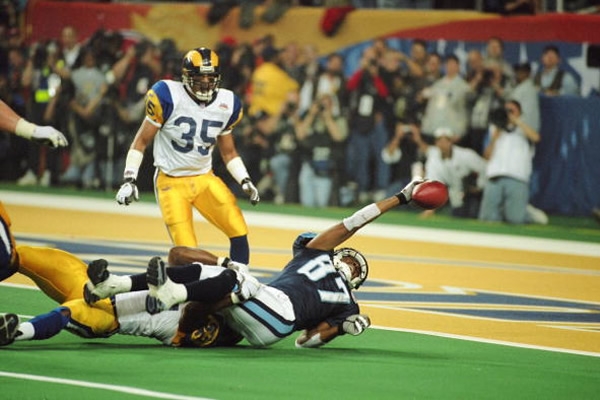 Los Titans se quedaron a una yarda de ganar el SB XXXIV vs. St. Louis Rams.