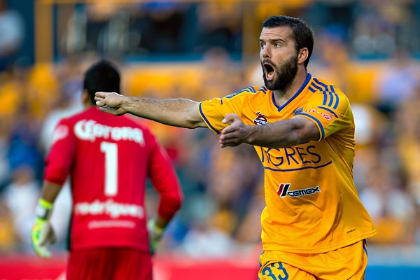 Tito Villa regresó a las canchas después de un tiempo.