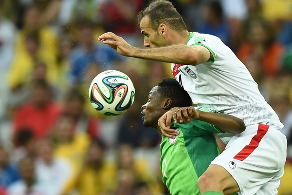 Todos los balones se peleaban inténsamente.