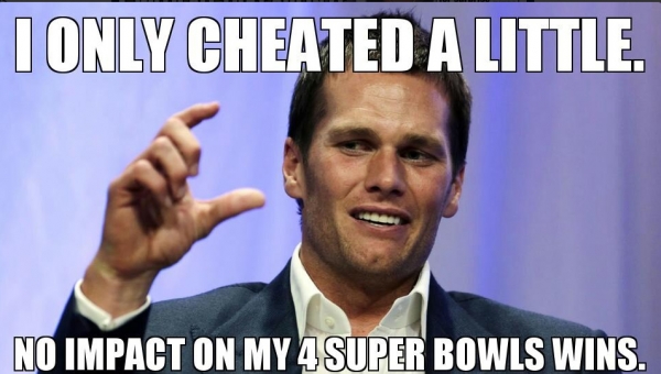 Tom Brady no se salvó en las redes sociales por 'utilizar' balones desinflados.