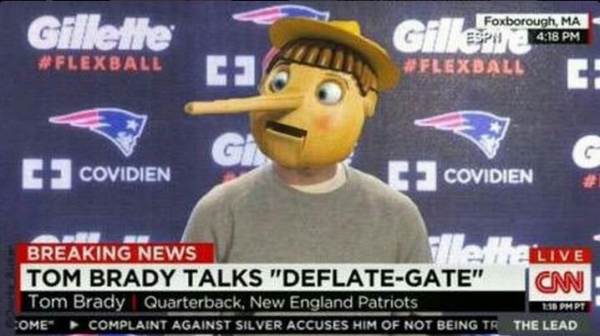 Tom Brady no se salvó en las redes sociales por 'utilizar' balones desinflados.