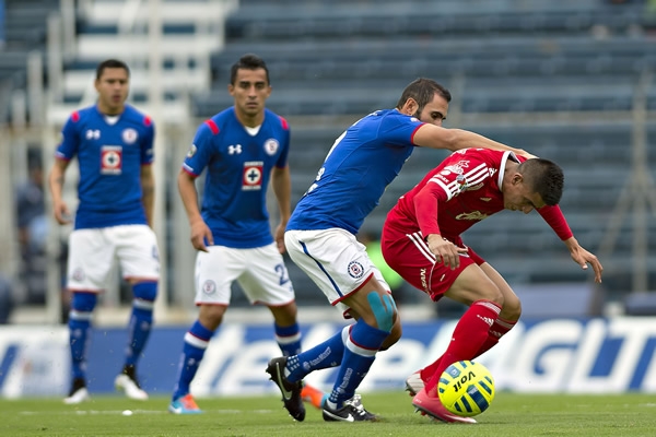 Tras el gol, los celestes metieron algo de presión.