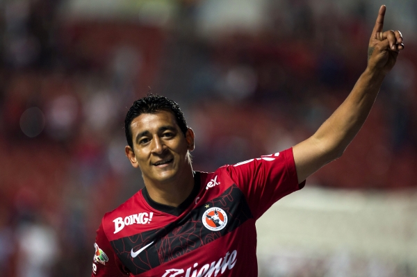 Tras un remate, Alfredo abrió el marcador.