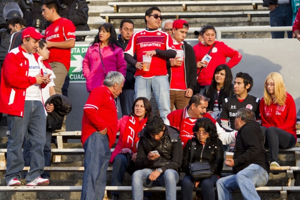 Un numeroso contingente de fans del Toluca hicieron el viaje.