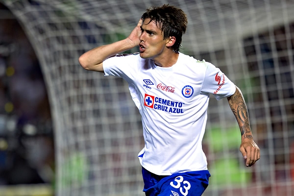 Un potente disparo desde los linderos del área fue la causa del segundo tanto del Azul.