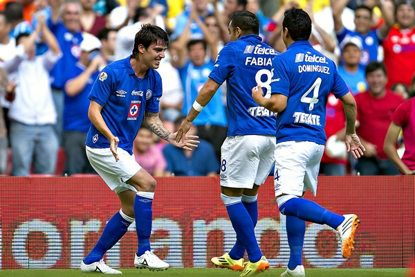 Una jugada que surge de un tiro de esquina.