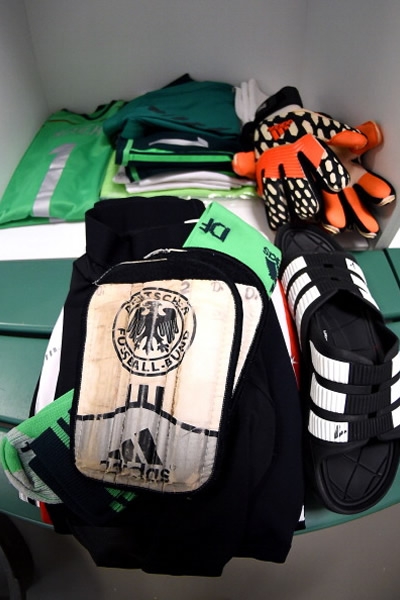 El uniforme del portero Manuel Neuer, estuvo listo 30 minutos antes del juego.