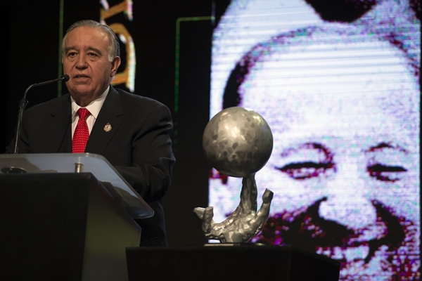 Valentín Diez, hijo de Nemesio Diez, agradeció la inclusión de su padre al Salón.