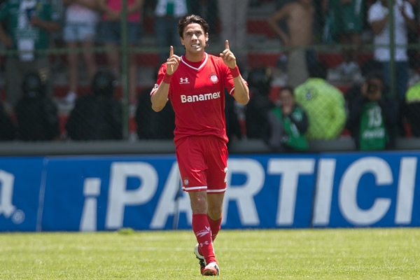 Velasco anotó un gran gol.