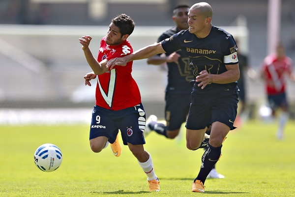 Verón intentó detener los embates de Veracruz.