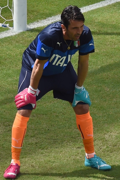 El veterano arquero italiano regresó salió de su lesión.
