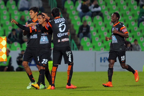 Villalpando fue el encargado de abrir el marcador.