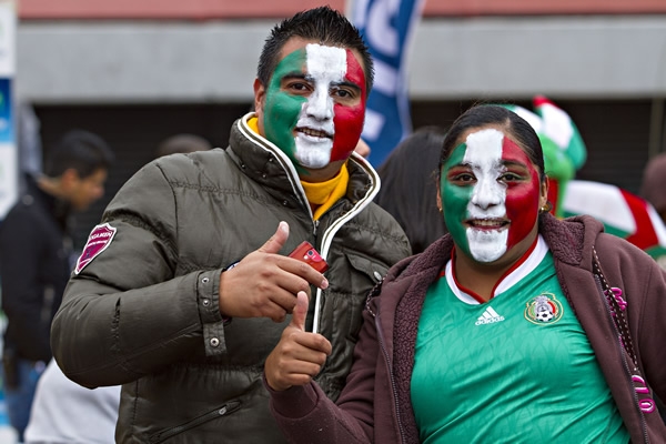 Ya enlas tribunas, listos para alentar.
