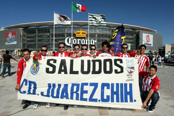 Aficionados Chivas de Ciudad Juárez presentes en Torreón.