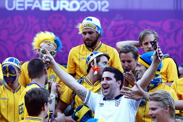 Aficionados de ambas selecciones demostraron que sí pueden convivir.