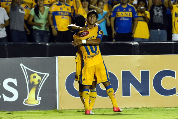 Alan Pulido abrió el marcador en la primera parte.