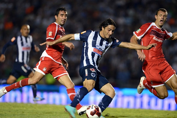 Aldo aprovechó un error defensivom pero no pudo concretar.