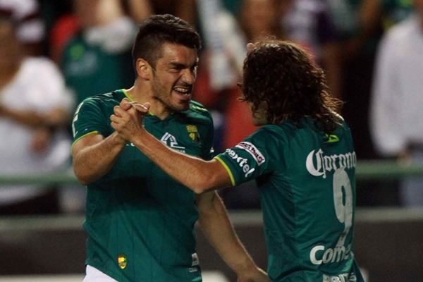 La alegría en el Nou Camp no se hizo esperar con el gol tempranero.