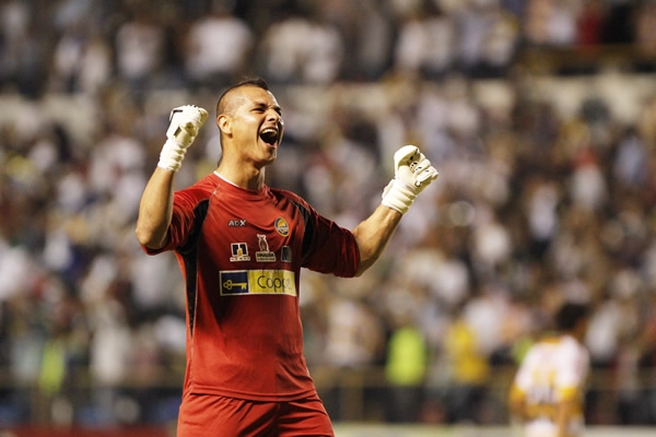 Alfredo Frausto cantó el gol desde su portería.
