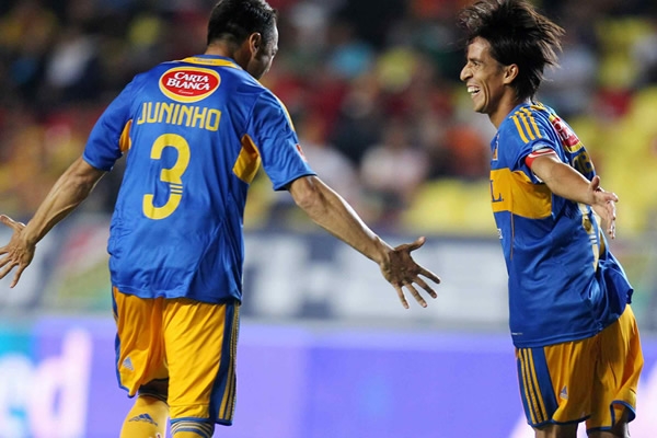 Antes de abandonar el Morelos, los Tigres agradecieron el apoyo.