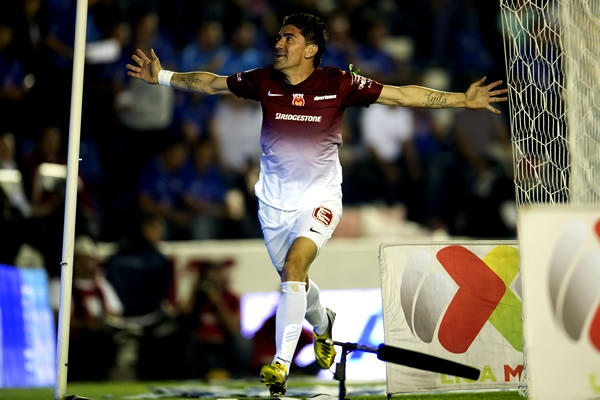 Apenas empezaba el partido y se hizo presente la máquina del gol.