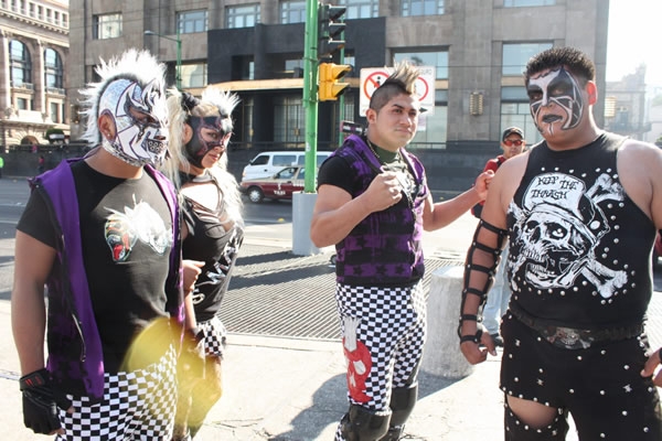 Apuesta pendiente entre Eterno y Demoledor.