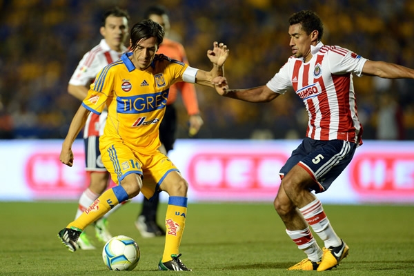 Araujo sabe de lo difícil que es detener a Lobos.