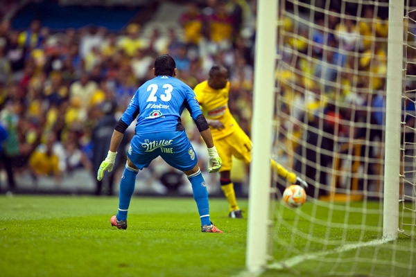 Benítez entró con la pólvora mojada.