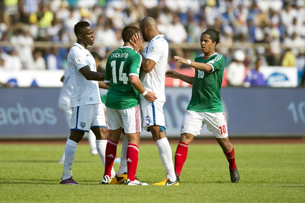 Bernández hasta los golpes usa.