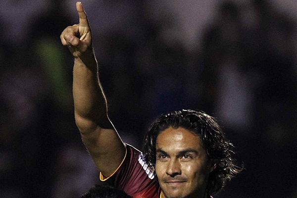 Braulio Luna celebra la única anotación de los locales.