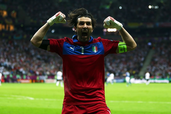 Buffon gritaba eufórico el pase de Italia a la Final de la Euro.