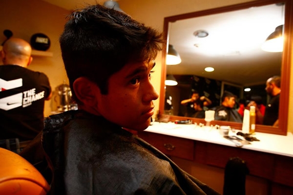 Buscando el look que mejor le quedaba.