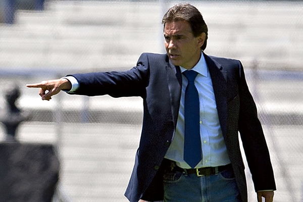 Carlos De Los Cobos no pudo evitar la caída de su escuadra.