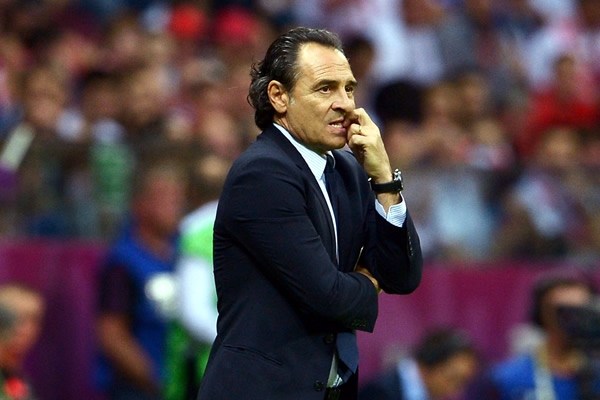 Cesare Prandelli comenzó muy nervioso el juego ante Alemania.