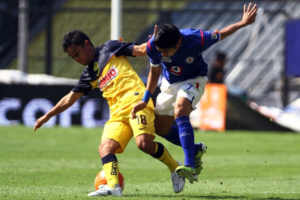 Christian Bermúdez poco pudo hacer frente a los cementeros.
