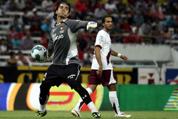 Christian Martínez tuvo una buena noche en el Jalisco.