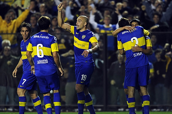 En conjunto, los Xeneizes celebraban el gol que abrió el marcador.