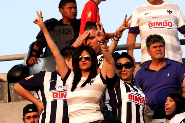 Continua la fiesta, pese a no tener el balón.