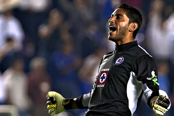 Corona no escatima en hacer sonar su alegría.