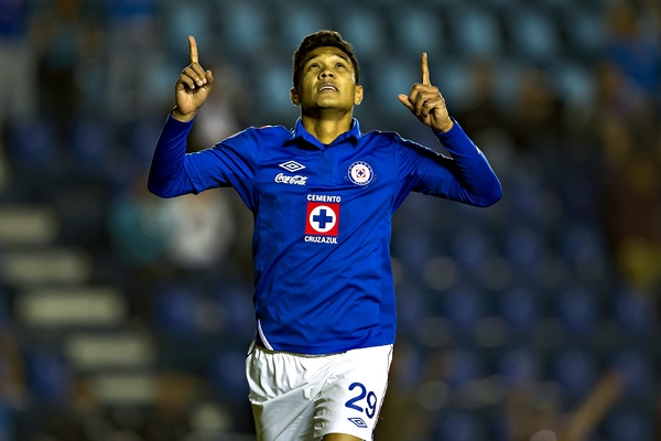 Cruz Azul abre el marcador con tanto de Teófilo Gutiérrez.