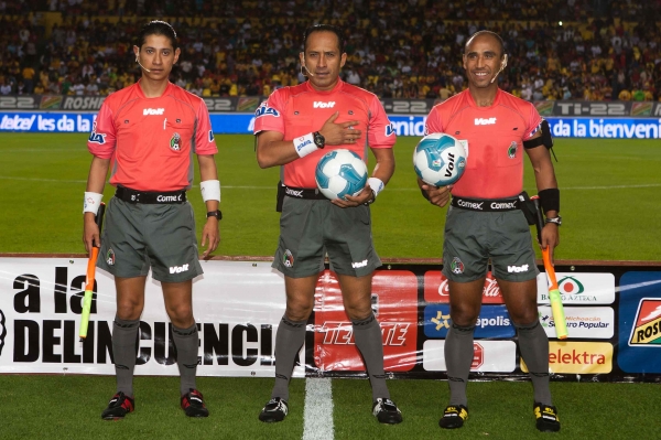 Cuerpo arbitral, liderado por Antony Zanjuampa.