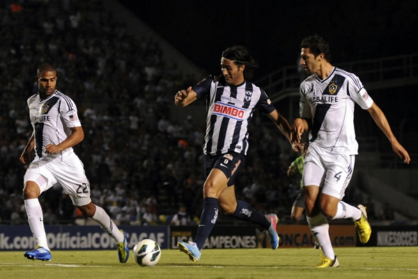 De Nigris no bajo la guardía.