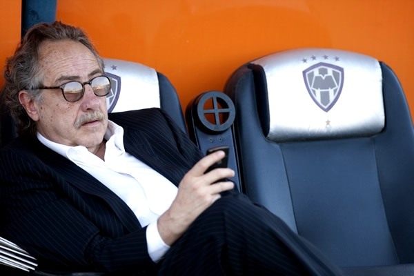 Decio de María, presente en el estadio de Rayados.