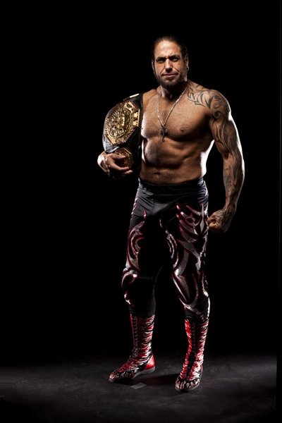 Defendiendo el orgullo de AAA.