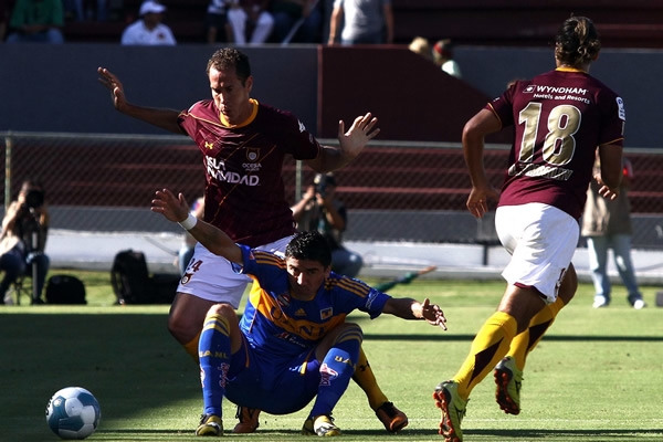 Desde los primeros minutos, Mancilla fue un peligro para la porteria de Estudiantes.