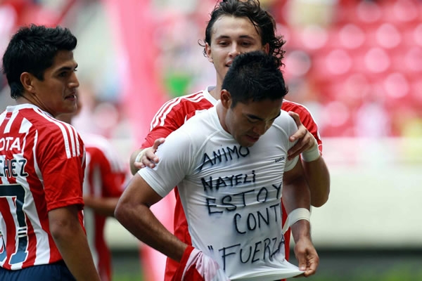 Después de tanto inisistir, Marco Fabián empató el partido.
