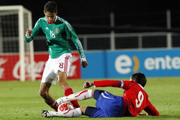 Diego Reyes tuvo una buena actuación en el Estadio La Granja de Chile.
