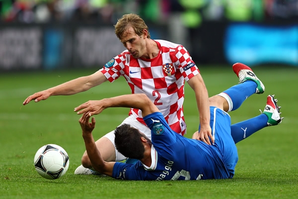 Era difícil que los defensas croatas dejaran pasar el balón.