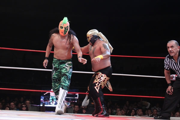 Difícil noche para el Hijo del Santo.